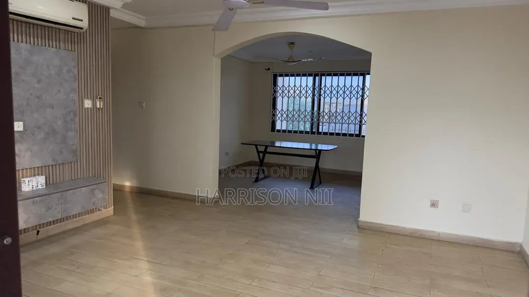 3bdrm Apartment in Adjiriganor, Otano for rent