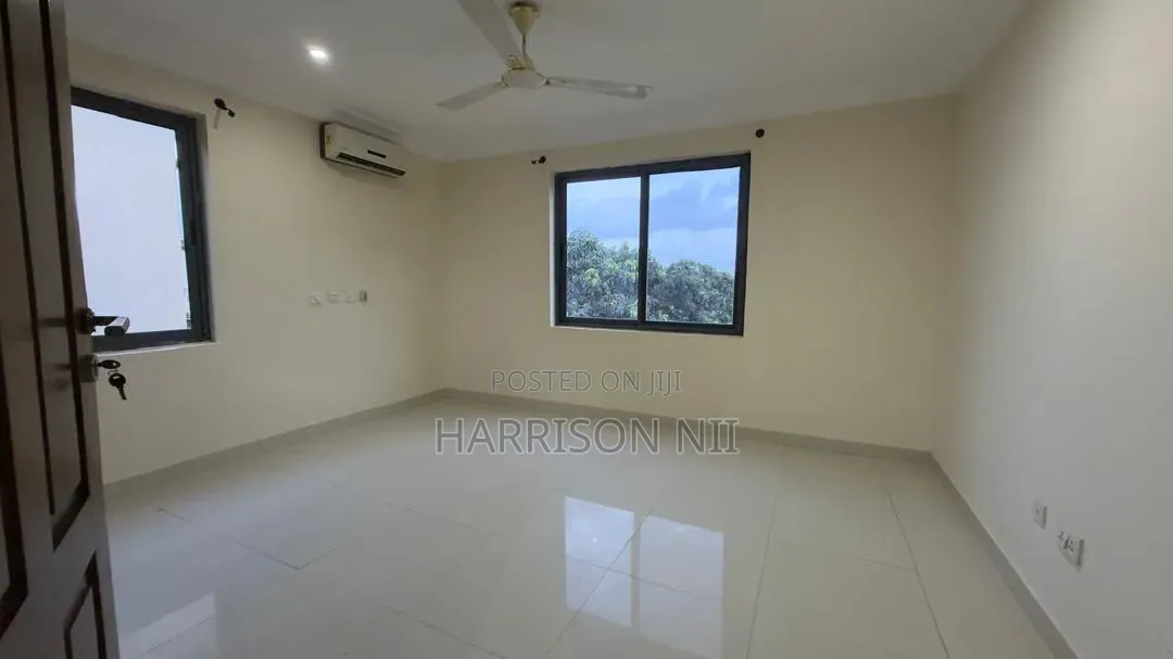 3bdrm Apartment in Adjiriganor, Otano for rent