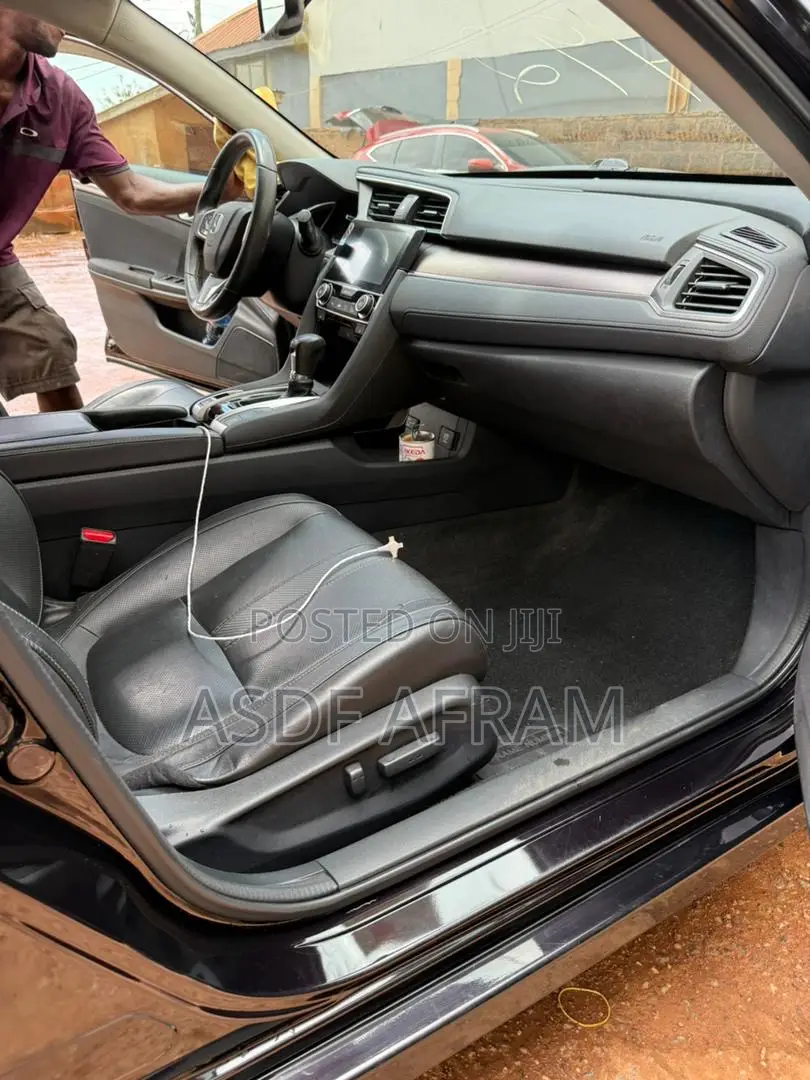 Honda Civic Touring 4dr Sedan (1.5L 4cyl) 2016 Black