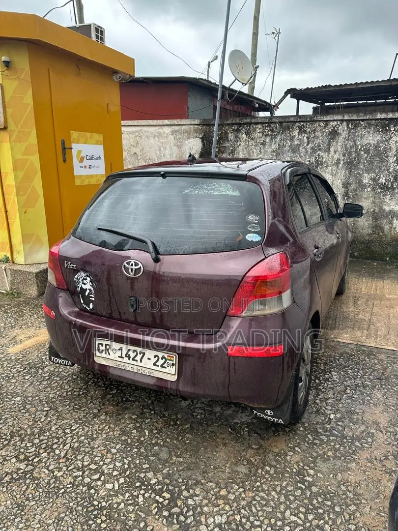 Toyota Vitz 1.3 AWD 3dr 2010 Burgundy