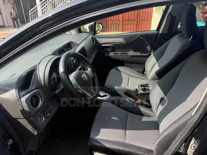 Toyota Vitz 1.3 AWD 3dr 2013 Black