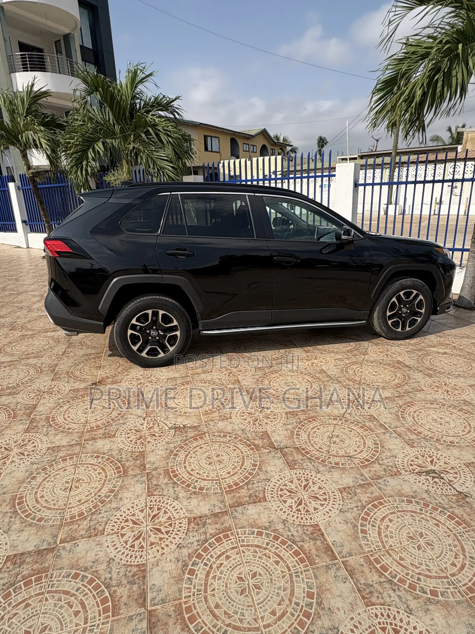 Toyota RAV4 XLE AWD 2024 Black