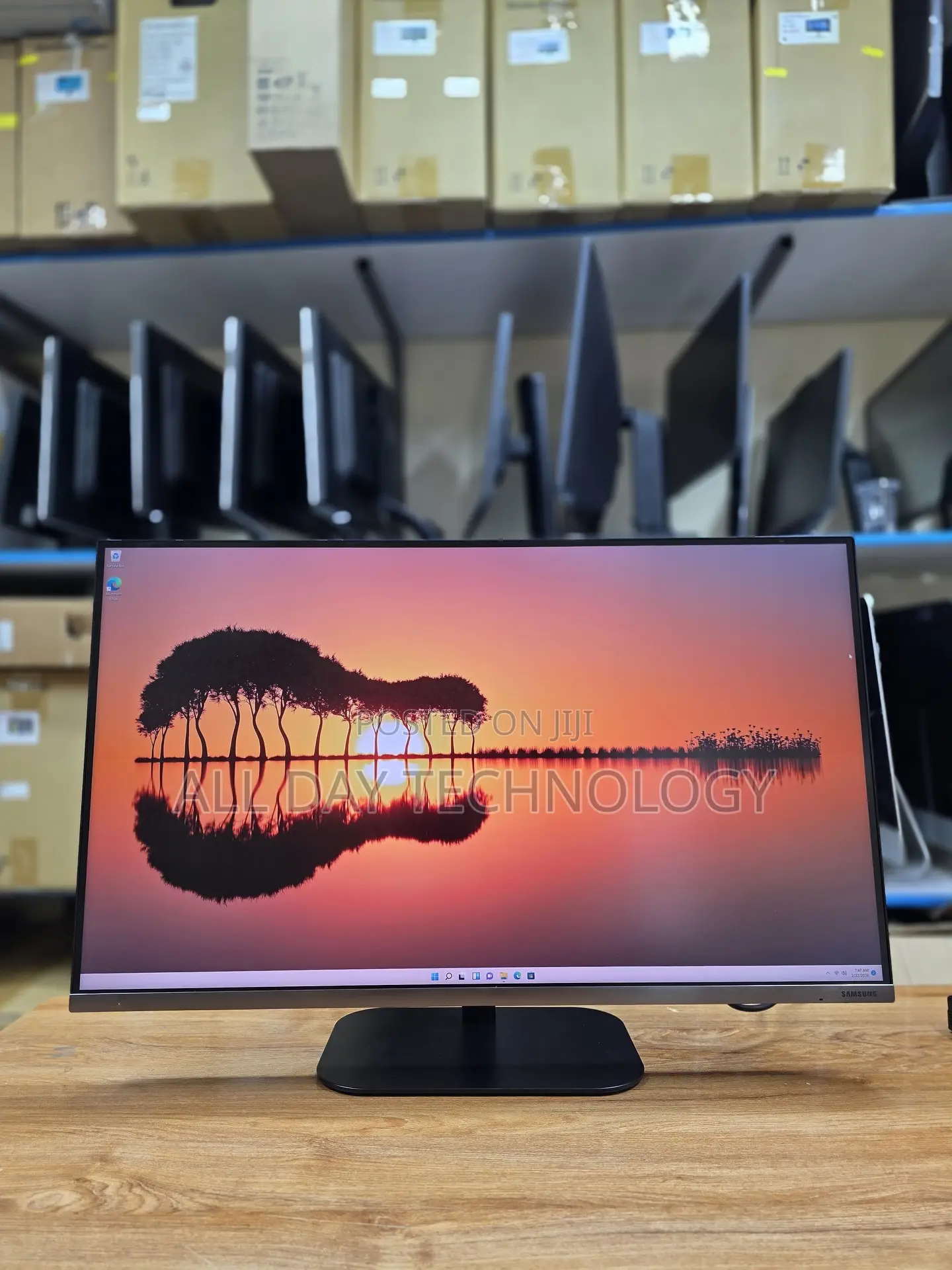 Samsung 27” UHD USB - C IPS Display