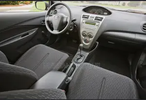 Toyota Yaris SE Hatchback 5dr 2012 Black