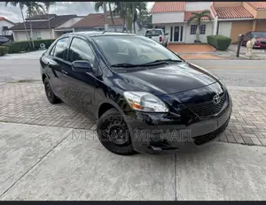 Toyota Yaris SE Hatchback 5dr 2012 Black