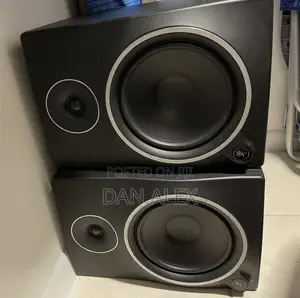 Mackie MR8 MK3 Pair Powered Monitor