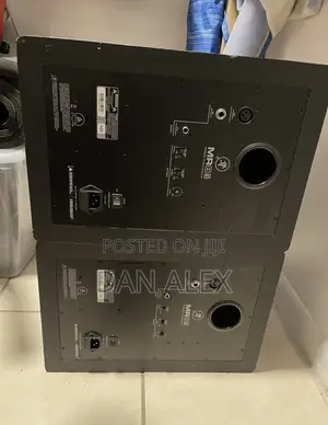 Mackie MR8 MK3 Pair Powered Monitor