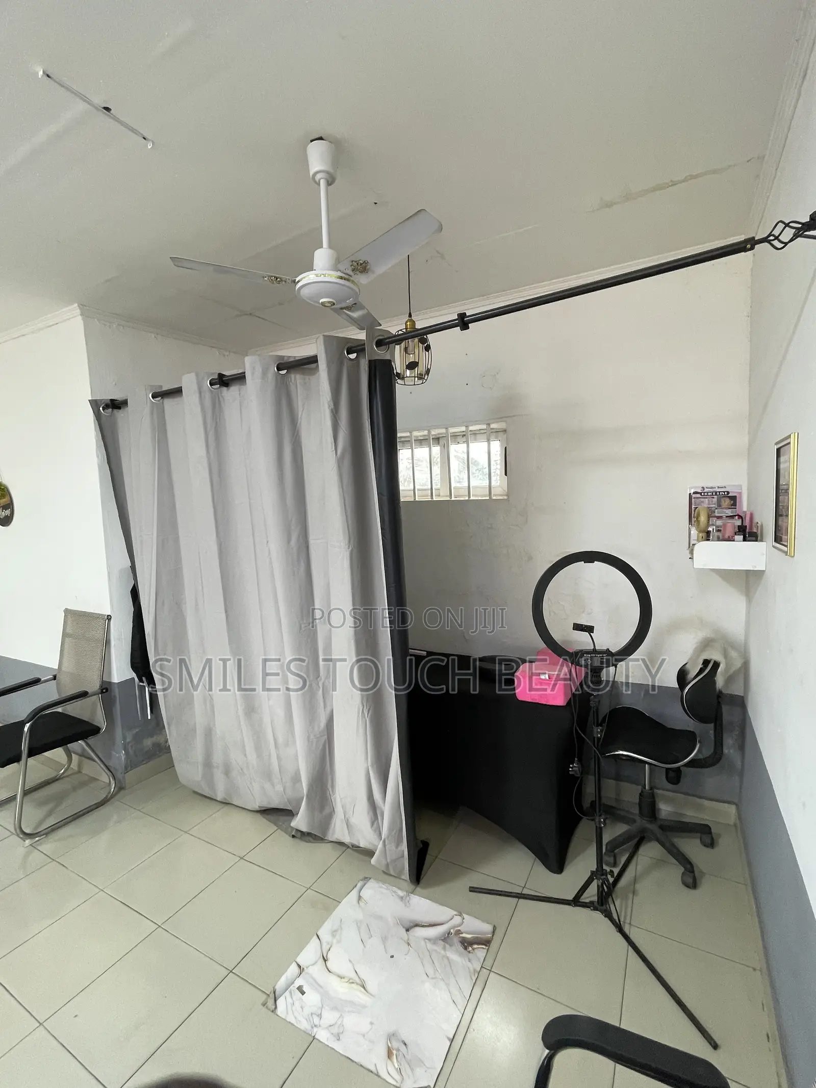 Furnished Unisex Salon for Rent