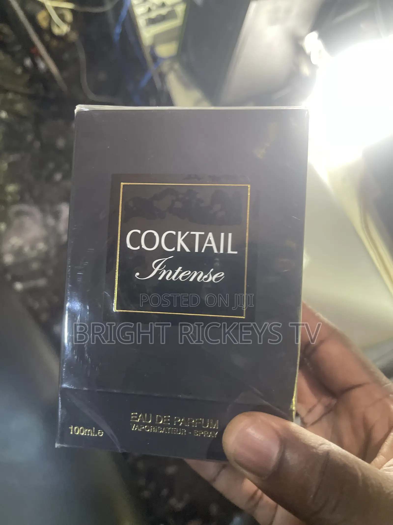 Deal in Perfumes