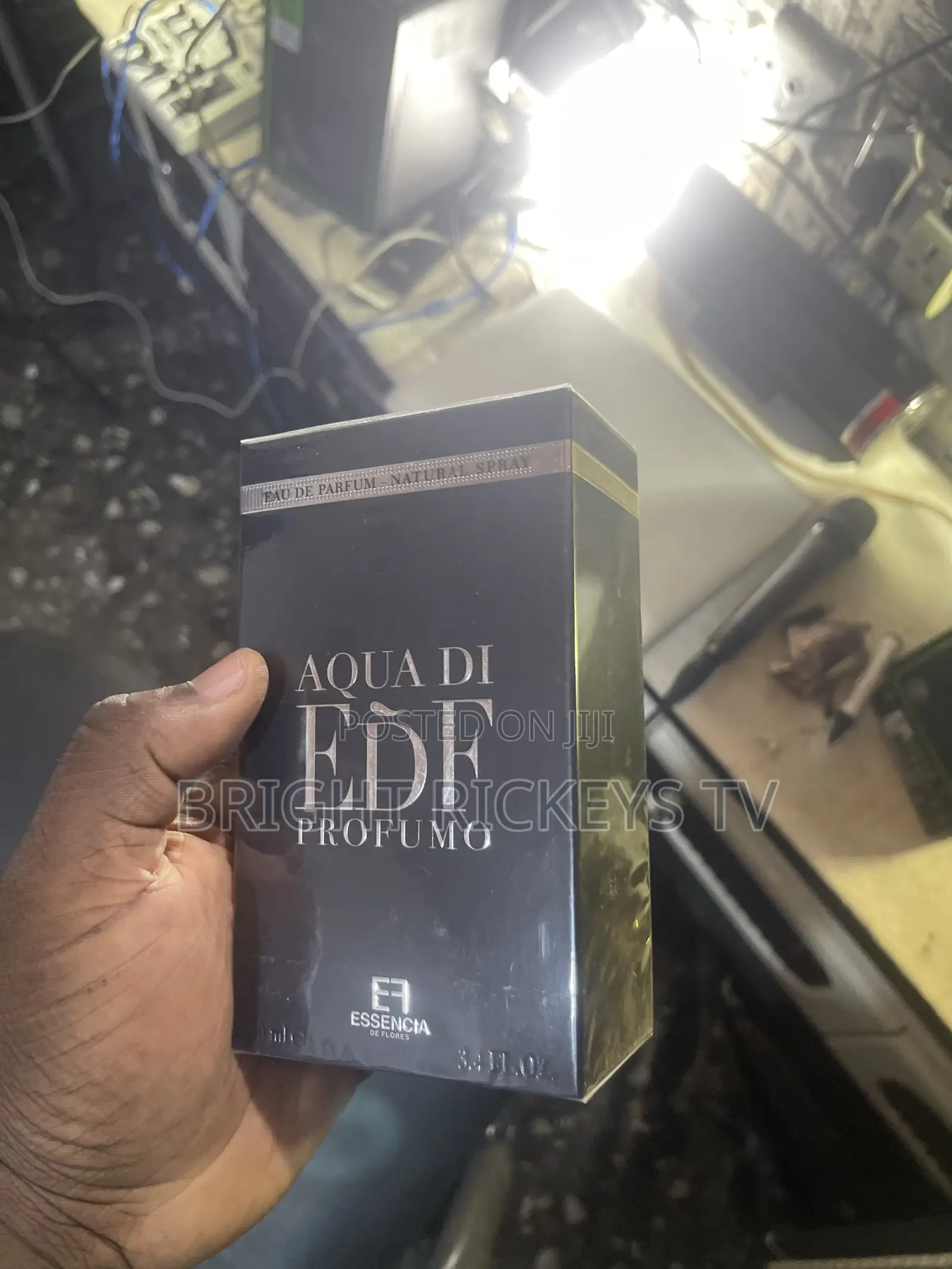 Deal in Perfumes