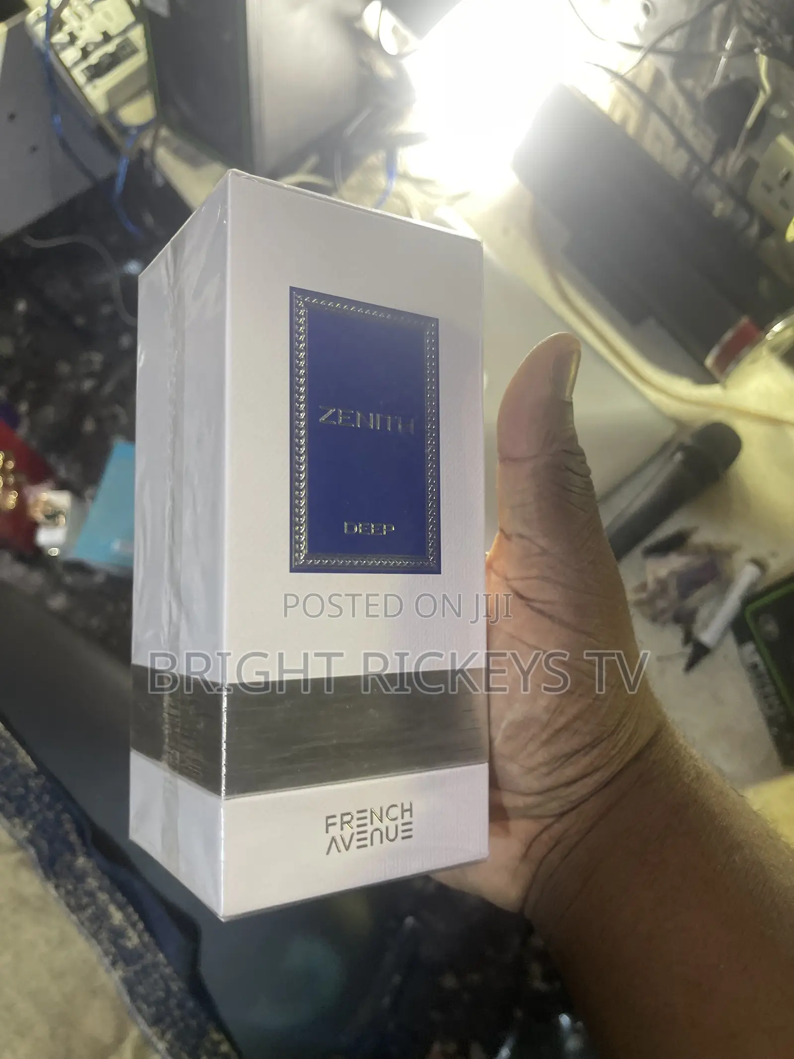 Deal in Perfumes