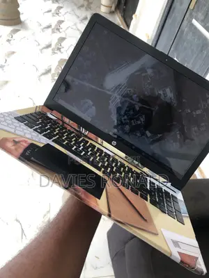 Laptop HP 15 8GB Intel Core i3 HDD+SSD 500GB