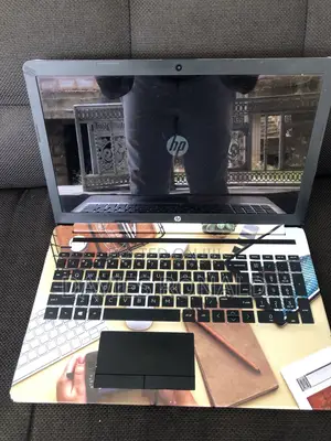 Laptop HP 15 8GB Intel Core i3 HDD+SSD 500GB
