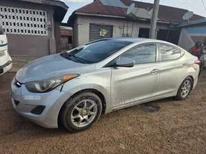 Hyundai Elantra GLS Sedan FWD (1.8L 4cyl 6A) 2013 Silver