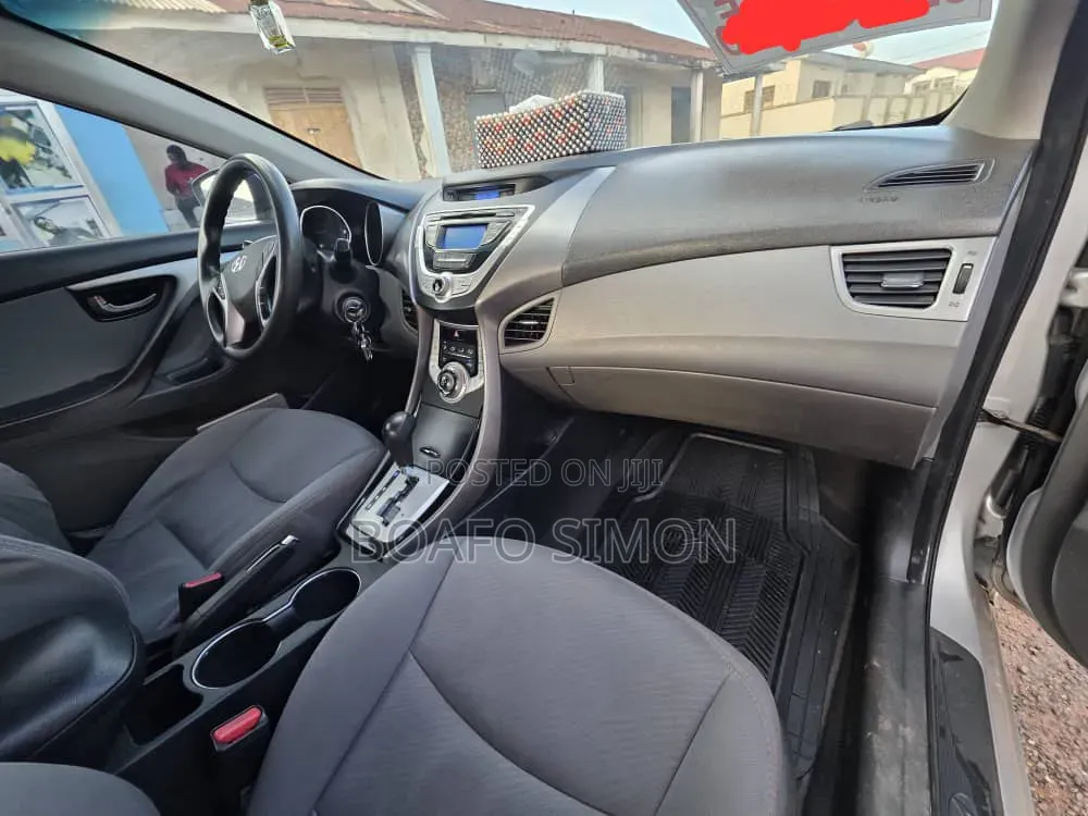Hyundai Elantra GLS Sedan FWD (1.8L 4cyl 6A) 2013 Silver