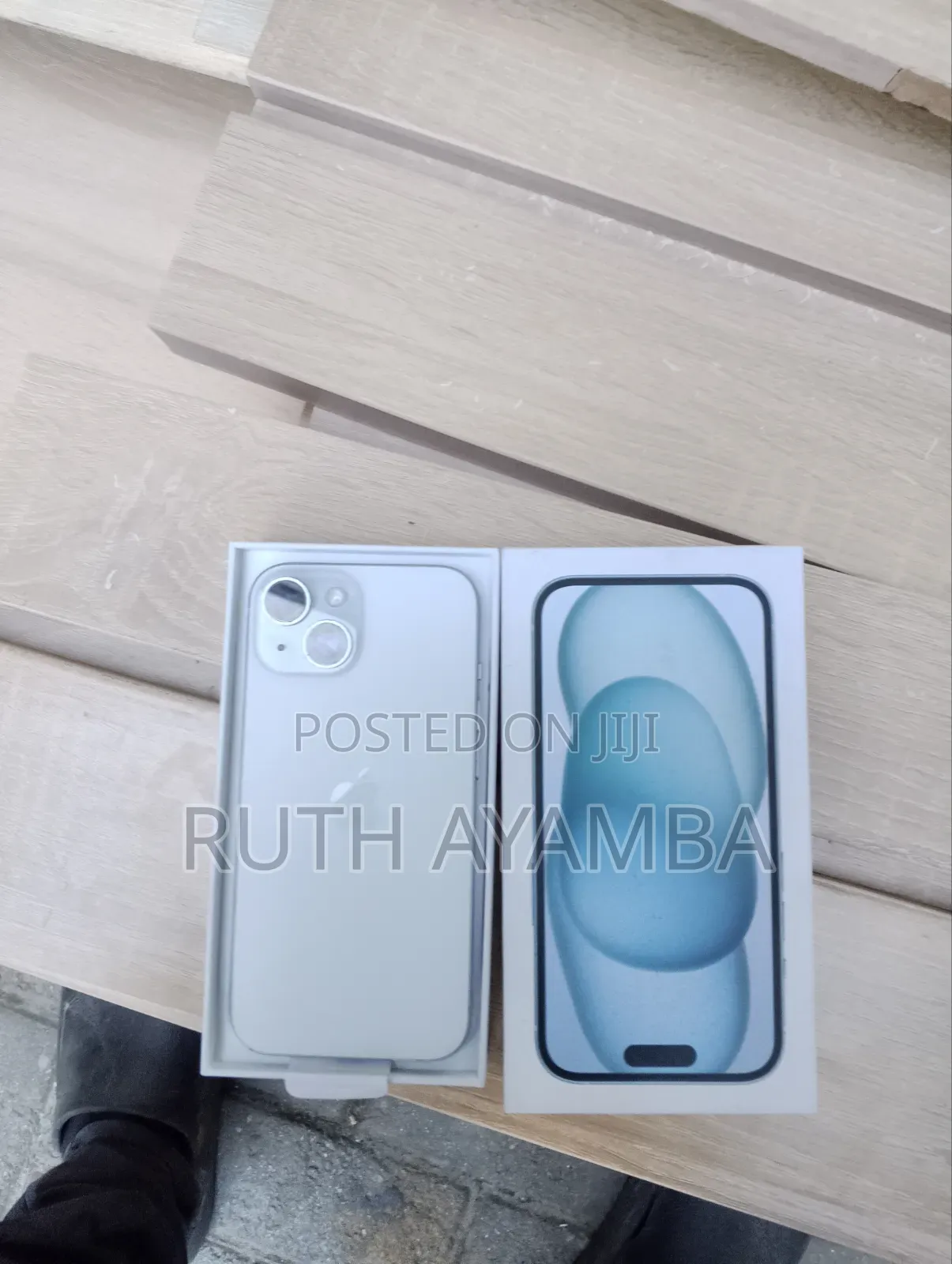 New Apple iPhone 15 128 GB Silver