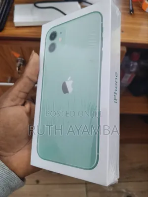 New Apple iPhone 11 128 GB Green