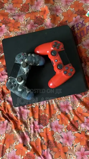 PlayStation 4slim