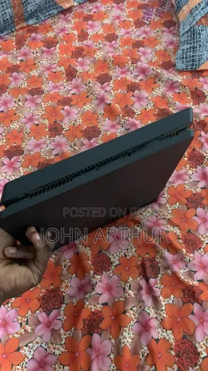 PlayStation 4slim
