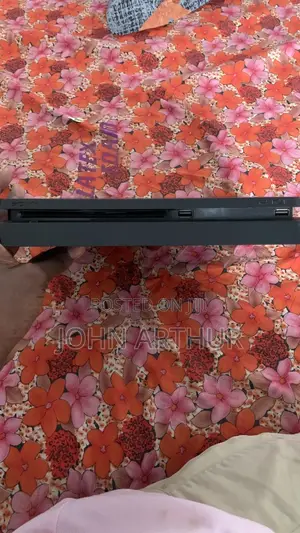 PlayStation 4slim