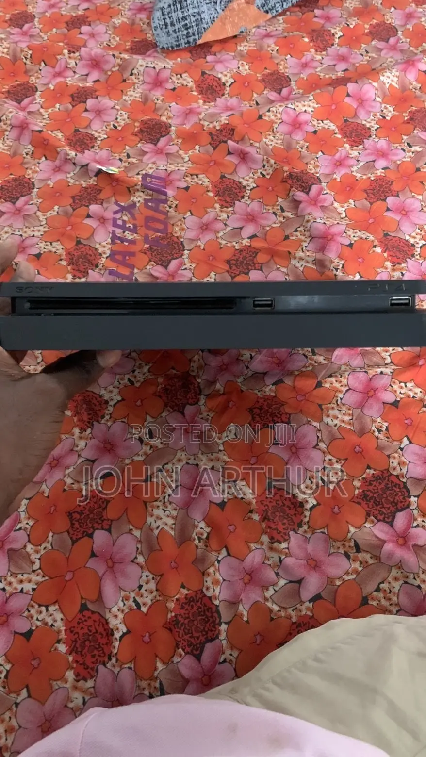 PlayStation 4slim