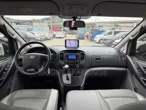Hyundai Starex 2017 Black