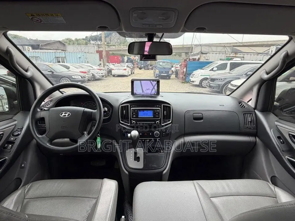 Hyundai Starex 2017 Black