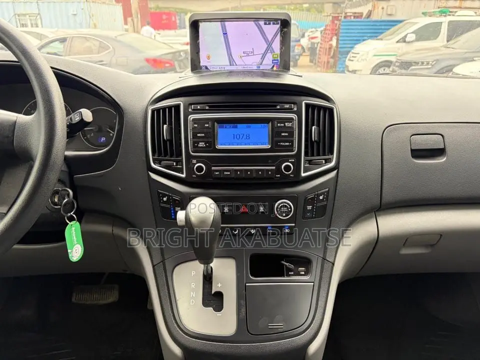 Hyundai Starex 2017 Black