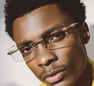 Fashionable Eyeglass