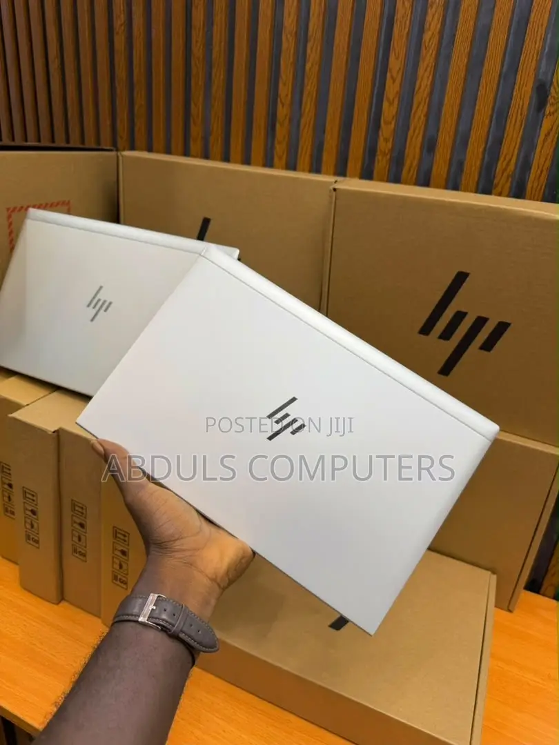 New Laptop HP EliteBook 830 G8 8GB Intel Core i5 SSD 512GB