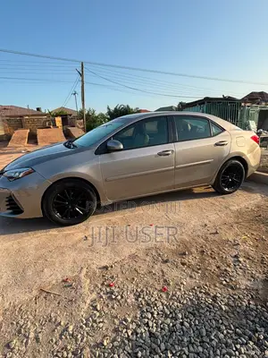 Toyota Corolla 2015 Brown
