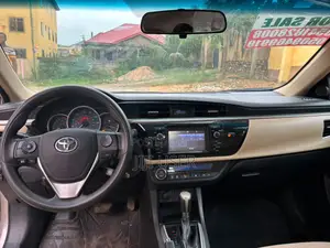 Toyota Corolla 2015 Brown
