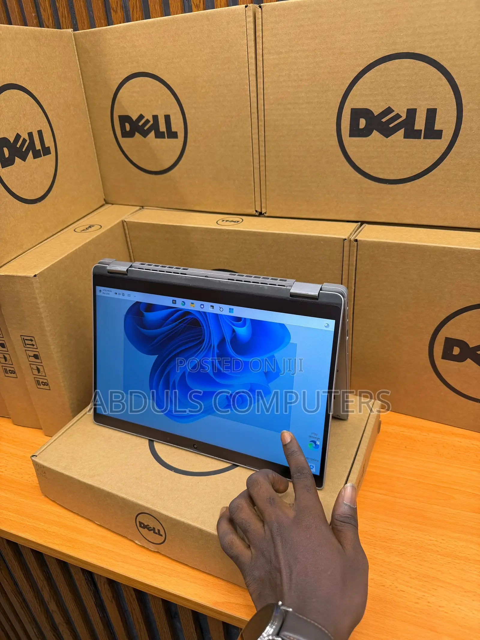New Laptop Dell Latitude 5320 2-in-1 16GB Intel Core i7 SSD 512GB