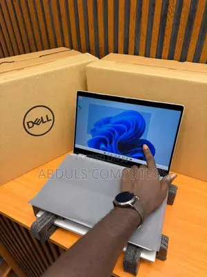 New Laptop Dell Latitude 5310 2-in-1 8GB Intel Core i7 SSD 256GB