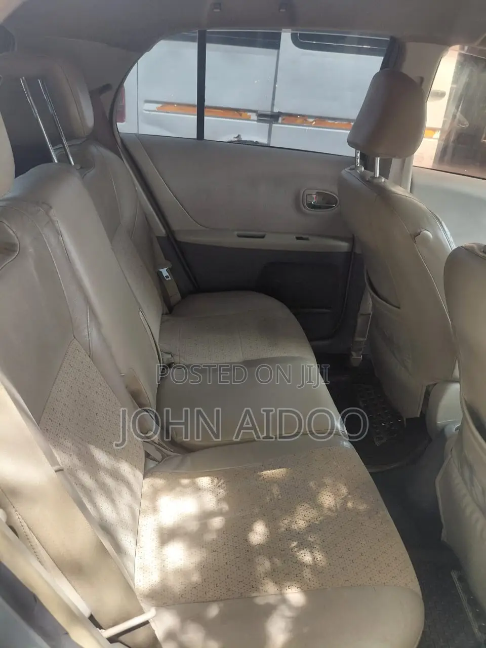 Toyota Vitz 1.3 AWD 3dr 2010 Gray