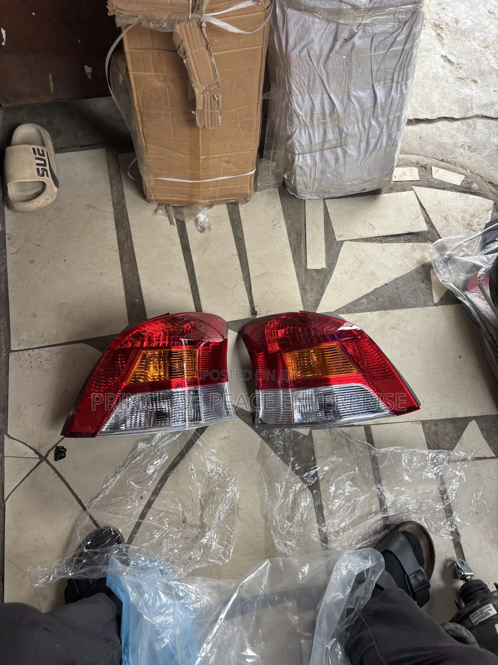 Toyota Vitz Toyota Yaris 2008 2009 2010 Short Boot Taillight Pair New