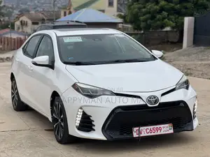 Toyota Corolla SE Special Edition 4dr Sedan (1.8L 4cyl CVT) 2017 White