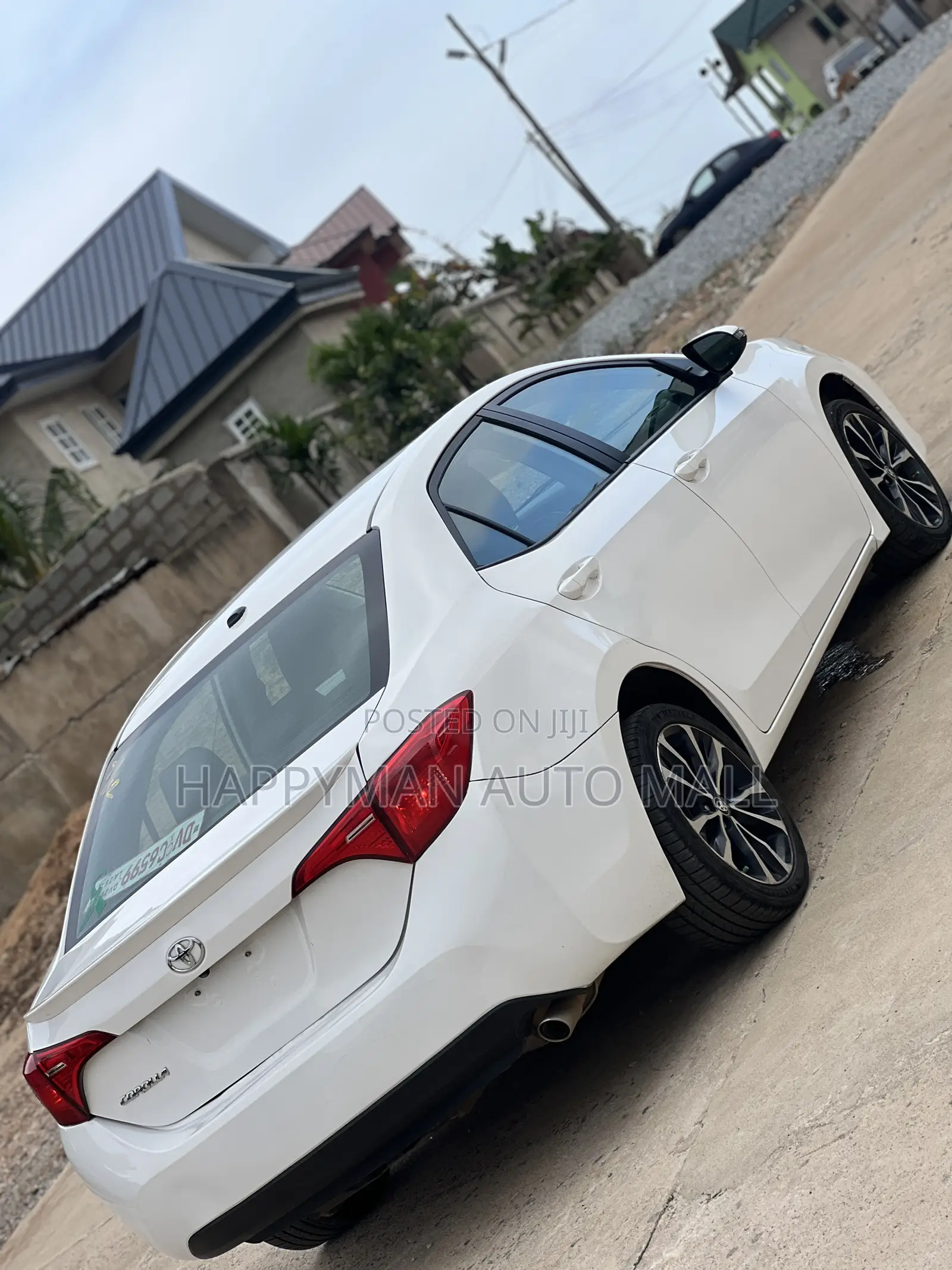 Toyota Corolla SE Special Edition 4dr Sedan (1.8L 4cyl CVT) 2017 White