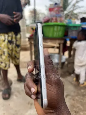 New Apple iPhone 11 64 GB White