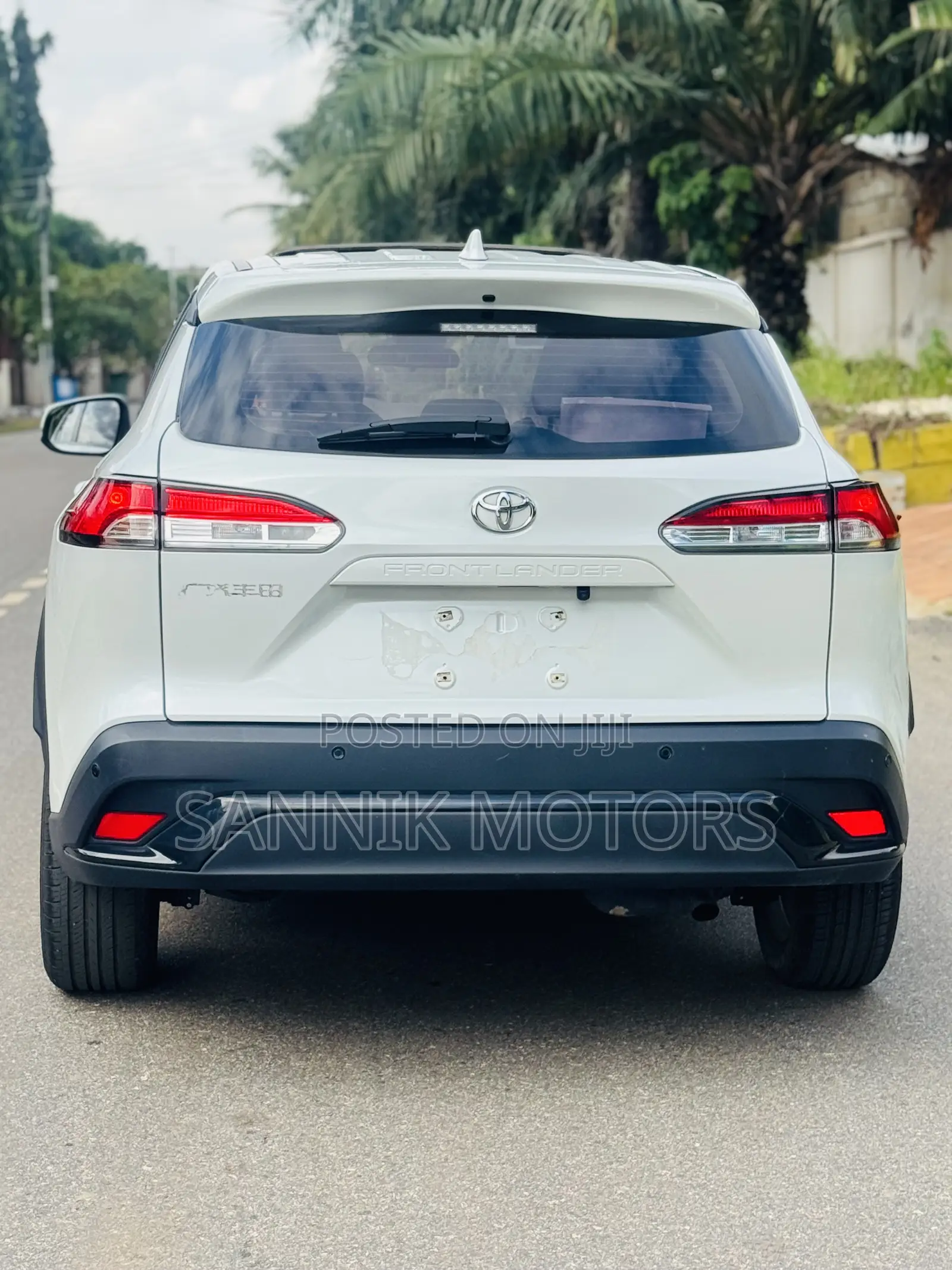 Toyota Corolla Cross XLE AWD 2023 White