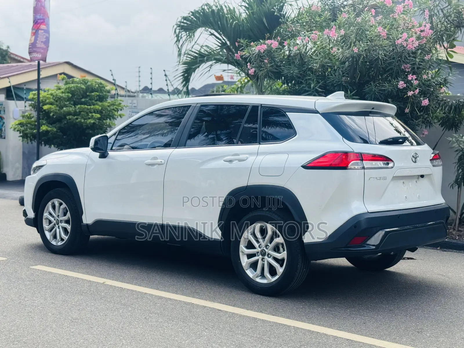 Toyota Corolla Cross XLE AWD 2023 White