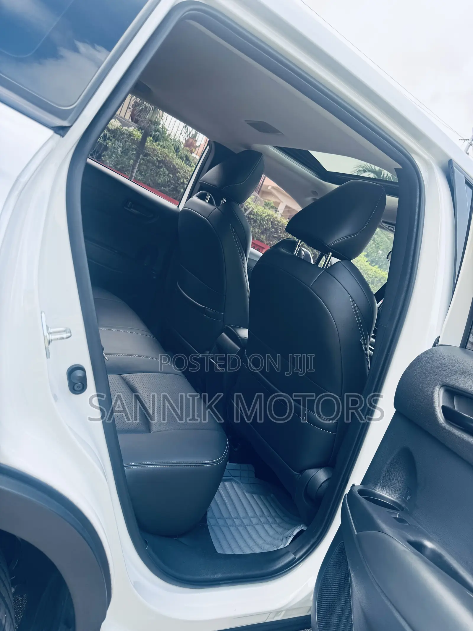 Toyota Corolla Cross XLE AWD 2023 White