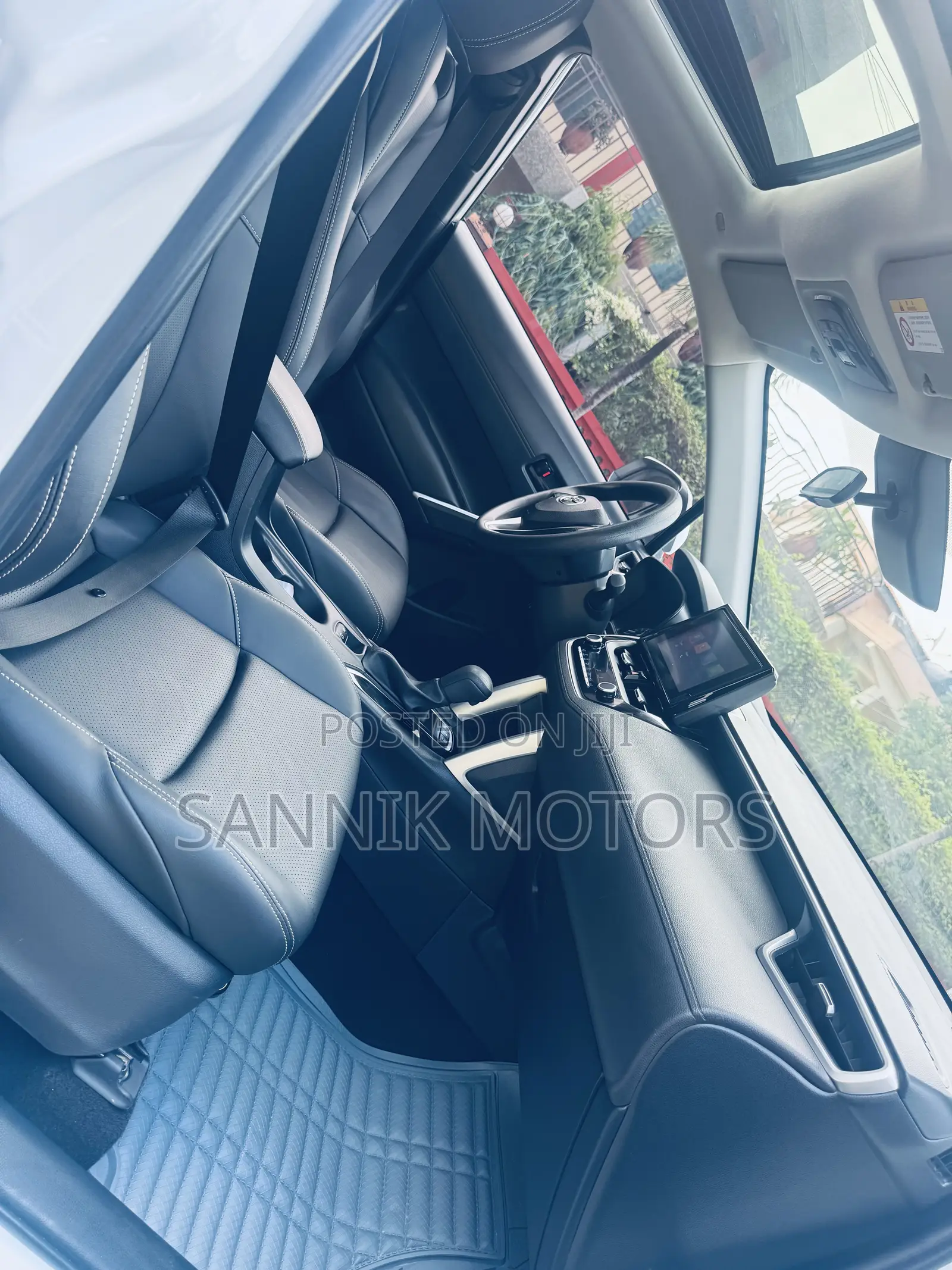 Toyota Corolla Cross XLE AWD 2023 White