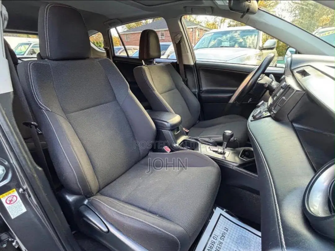 Toyota RAV4 XLE AWD (2.5L 4cyl 6A) 2017 Gray