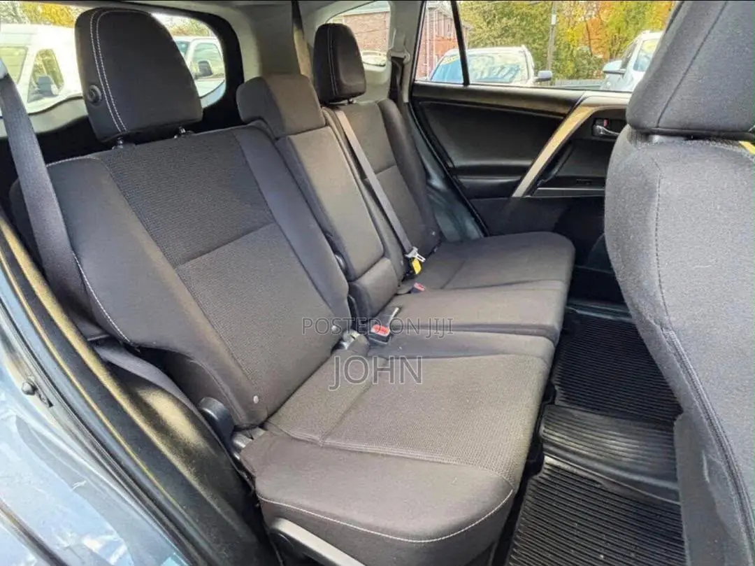 Toyota RAV4 XLE AWD (2.5L 4cyl 6A) 2017 Gray