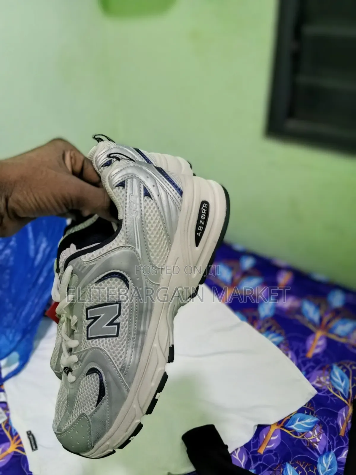 Lightweight Lace-Up Sneakers for Men – White Silver