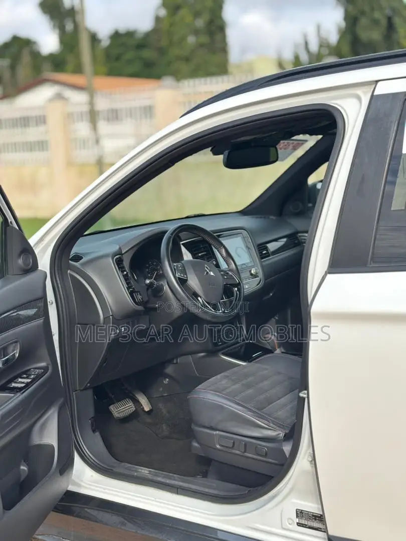 Mitsubishi Outlander 2020 White