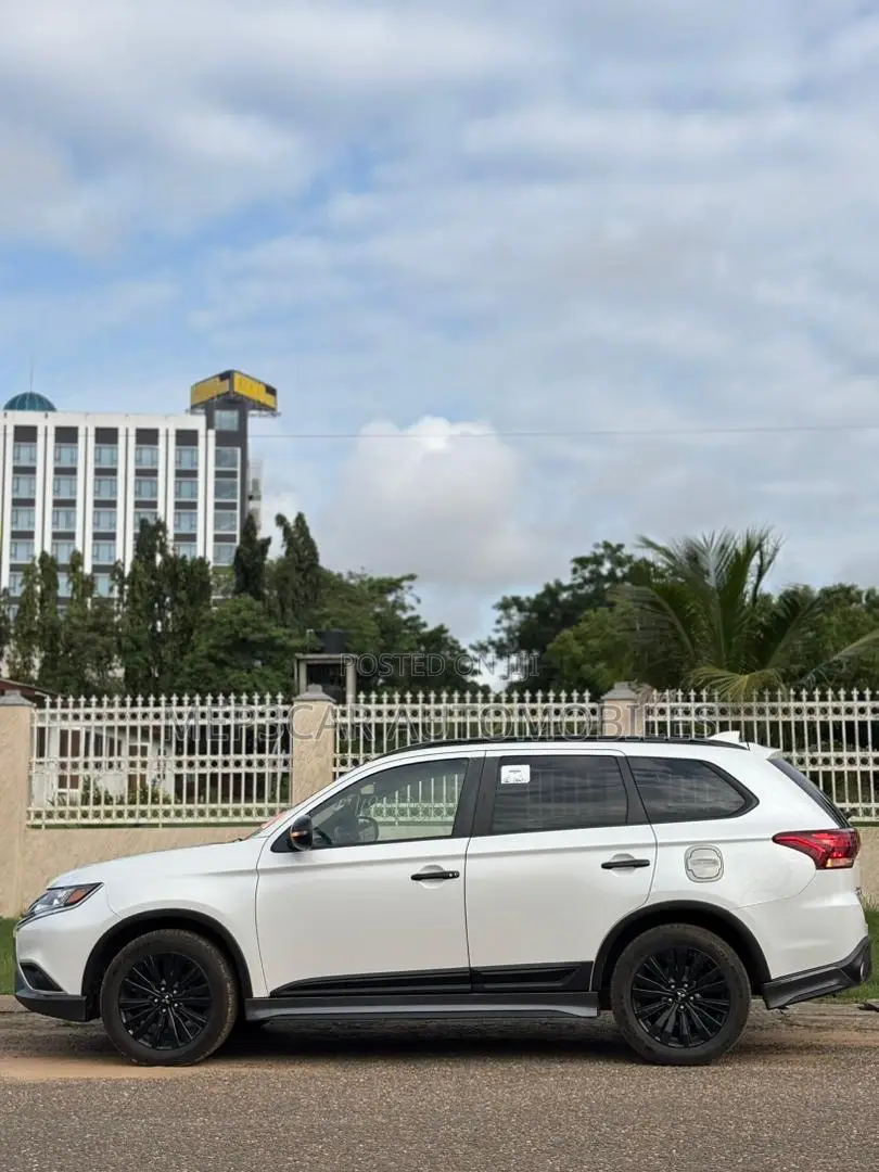Mitsubishi Outlander 2020 White