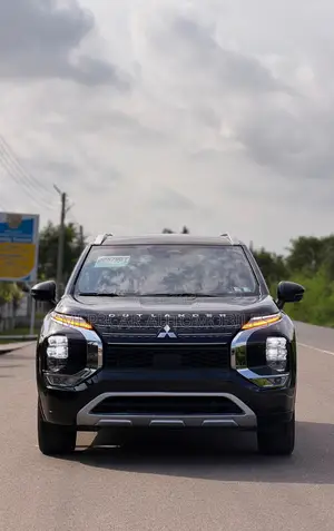 Mitsubishi Outlander 2023 Black