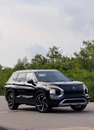 Mitsubishi Outlander 2023 Black